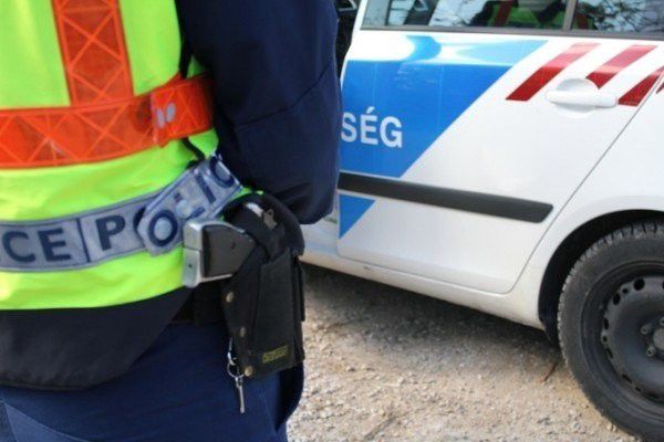 Két nő támadt egy rendőrre Tiszatarjánban