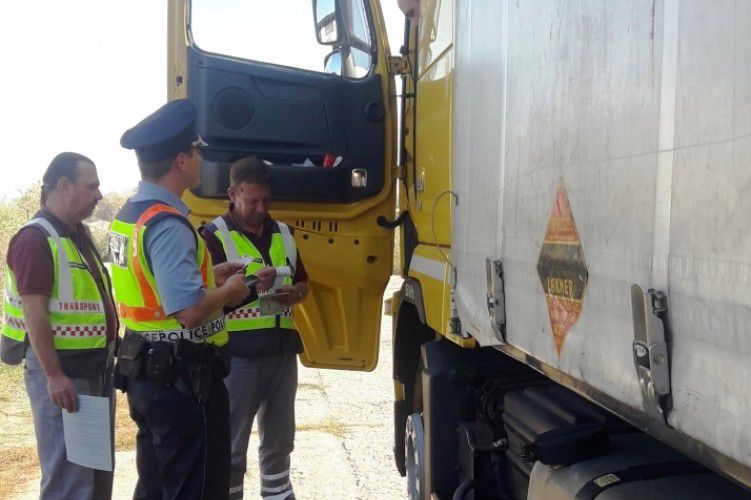 22 teherautót vettek ki a sorból Balmazújvároson
