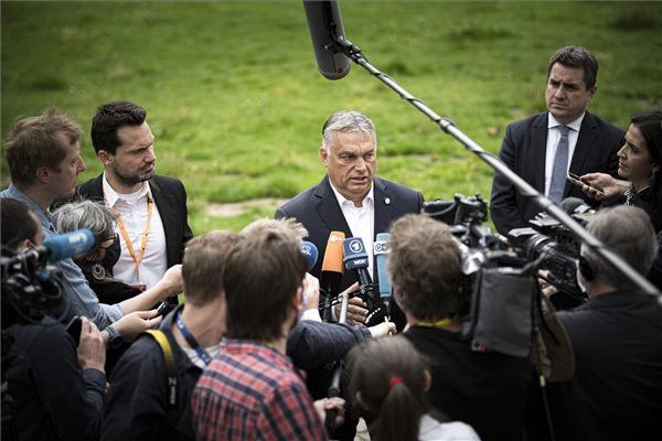 Orbán: a holland miniszterelnök durván támadja Magyarországot