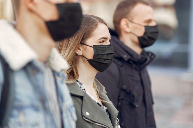 Volánbusz: a megállókban is kötelező maszkot viselni