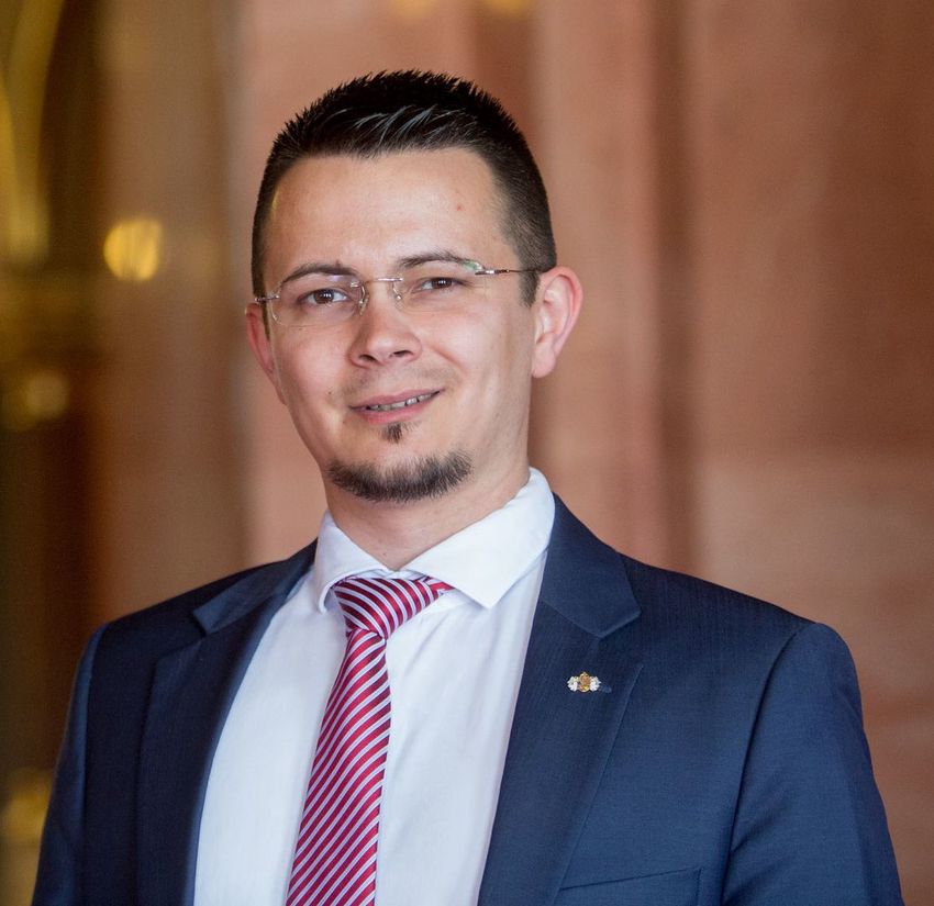 Fidesz: mennyibe kerül Janiczak „privát szórakozása” az ózdiaknak?