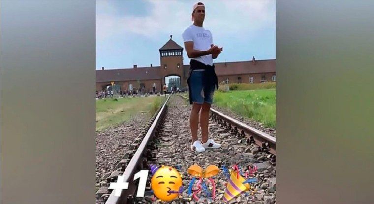 Auschwitzban ünnepelte szülinapját a focista