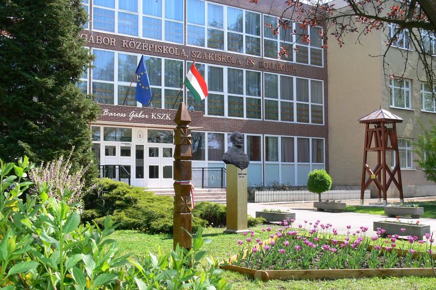 Versenyképes szakmákat oktatnak a debreceni Barossban