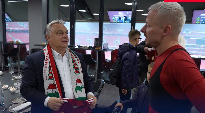 Orbán Viktor nagy-magyarországos sálban fogadta Dzsudzsákot