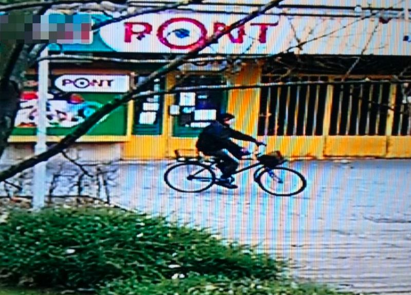 Ez a biciklis gázolt Nyíregyházán, keresik a rendőrök