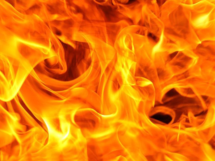 Óriási tűz az Avason: kismama és gyerek is megsérült
