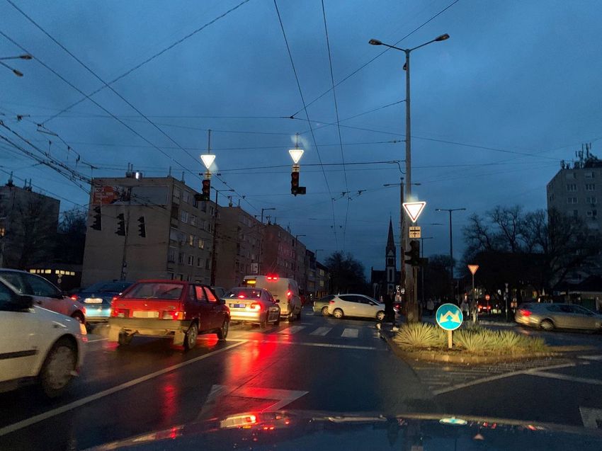 Volt oka szitkozódni az autósoknak Debrecen belvárosában