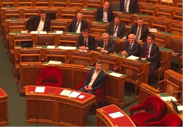 A parlament fenegyereke lett a miskolci jobbikos