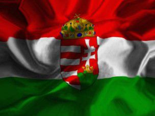 Jogerős: le kell venni a magyar zászlót