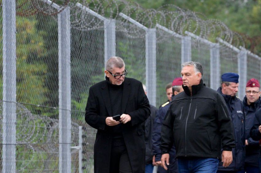 Orbán Viktor elvitte Andrej Babist a határra, hogy megmutassa a küzdelmet