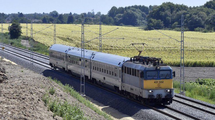 Egymilliárdból négy perccel gyorsabb a vonat a Mátészalka-Debrecen vonalon