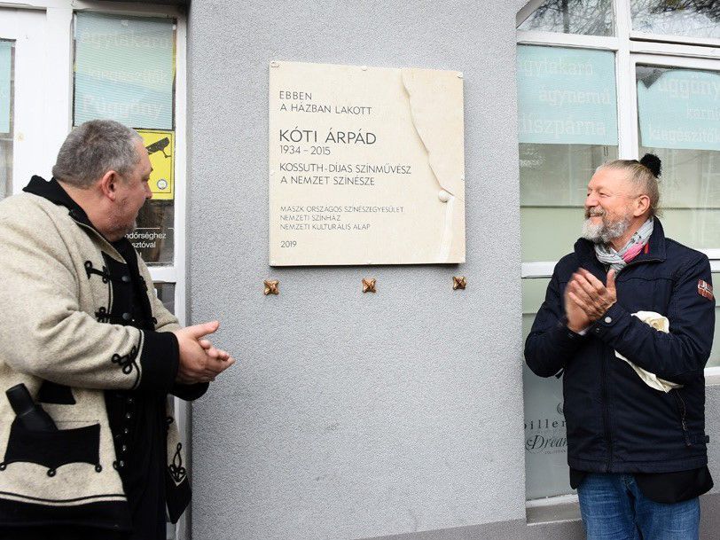 Kóti Árpád emlékét már tábla is őrzi Debrecenben
