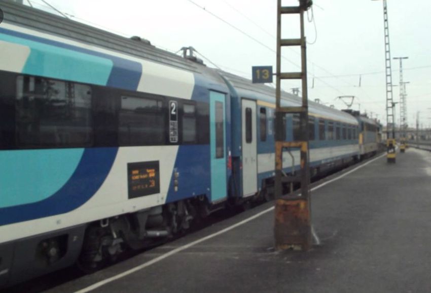 Sokat késnek a vonatok: akadt egy kis gond Debrecennél