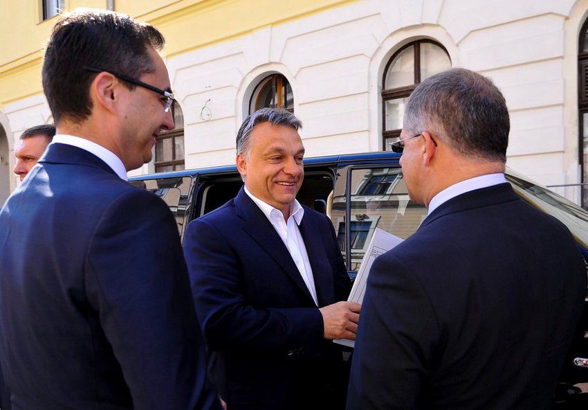 Orbán Viktor csak egy másolatot kap