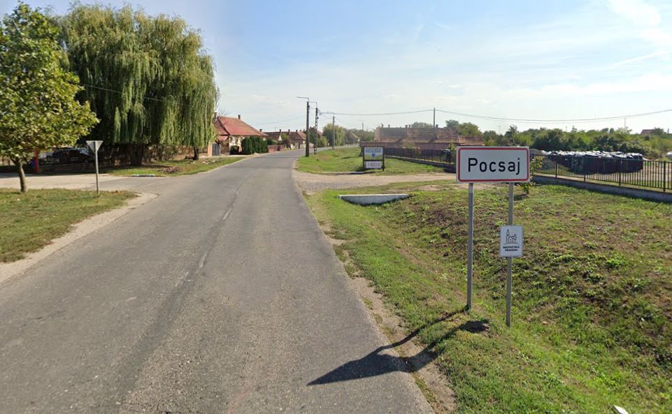 Fának ütközött egy kocsi Pocsajnál Fának ütközött egy kocsi Pocsajnál