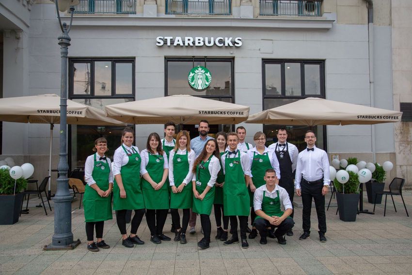 Nyitva! Már két Starbucksa van Debrecennek