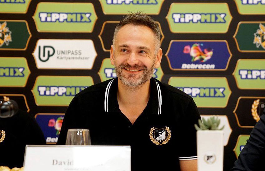 Debrecenben újabb egy évre írt alá a vezetőedző