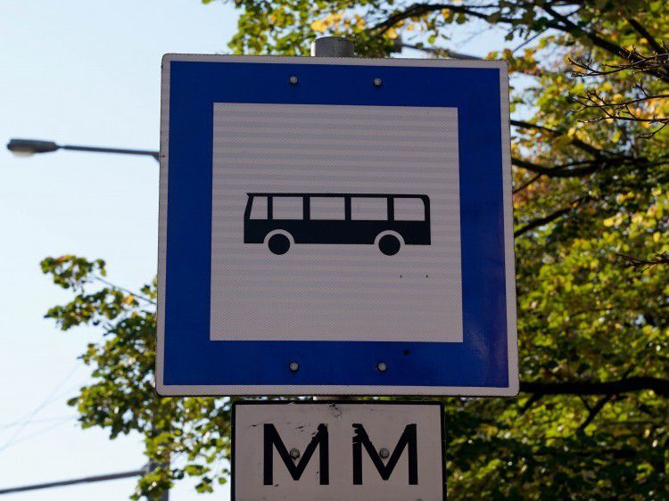 Lezártak egy buszmegállót Debrecenben 