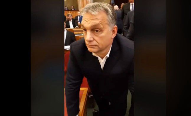 Videó: Orbán Viktor „megnémult”
