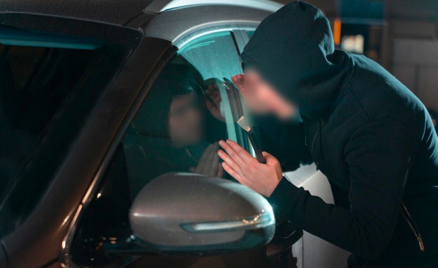 Önkényesen hajtott el mások autóival Debrecenben
