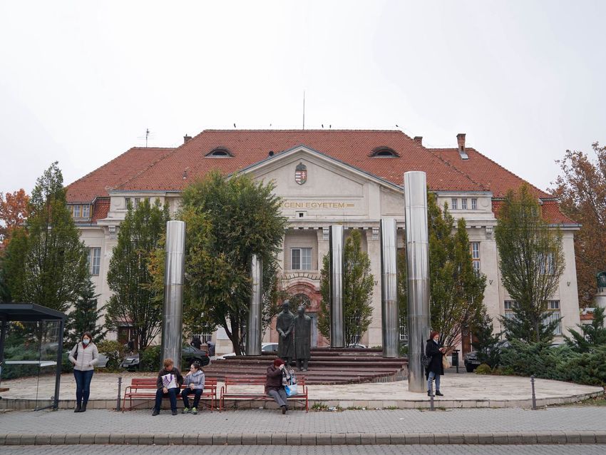 Egyre több a fertőzött, ezért változott a betegellátás rendje Debrecenben