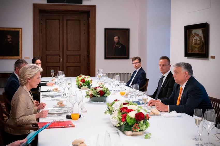 Orbán Viktor Ursula von der Leyennel vacsorázott