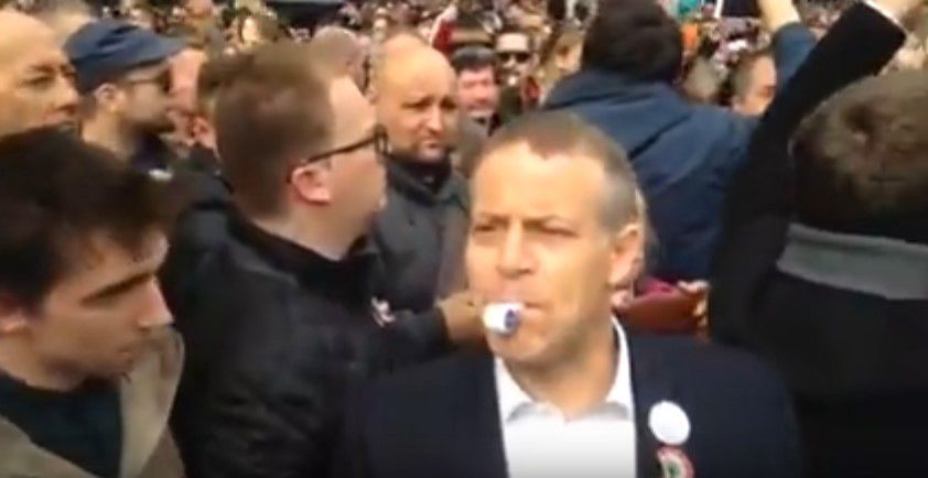 Kifütyülték Orbán Viktort - videó!