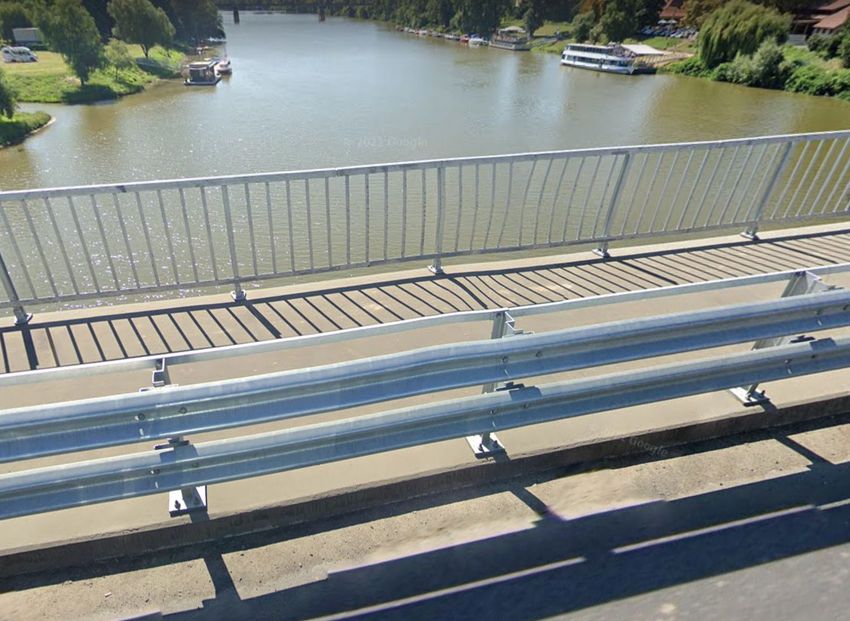 Öngyilkost mentettek a tokaji Tisza-hídon