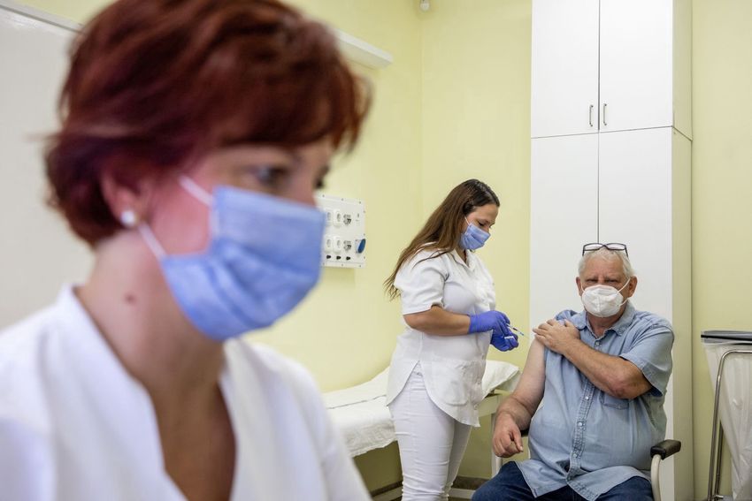 Heti 21 ezer koronavírus-fertőzött Magyarországon