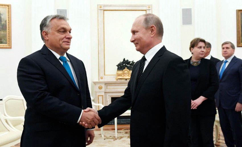 Orbán és Putyin egymást dicsérte Moszkvában
