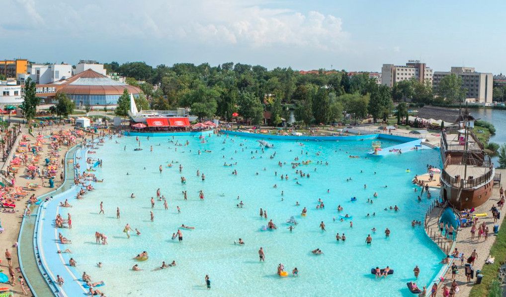 Kis híján vízbe fulladt egy gyerek a hajdúszoboszlói strandon