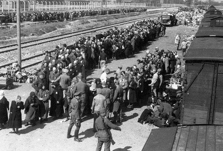 Magyar tragédiára emlékeznek; holokauszt-túlélők találkoznak