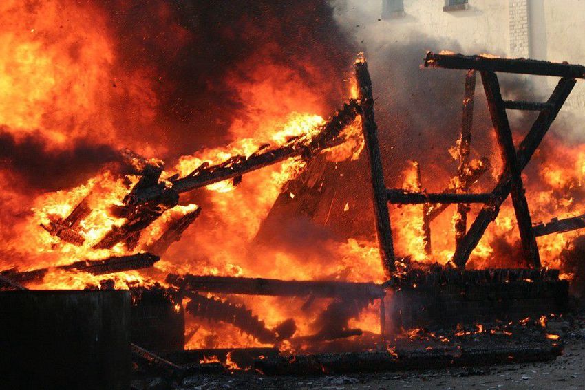 Több ezer csirke lett a tűz áldozata Mezőkövesden