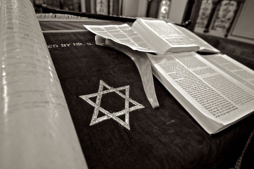 Keresik a kivitezőt a nagykállói zsidó zarándokházra
