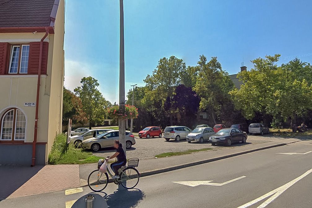 Parkolók, biciklitárolók, fásítás – megvan a kivitelező Berettyóújfaluban