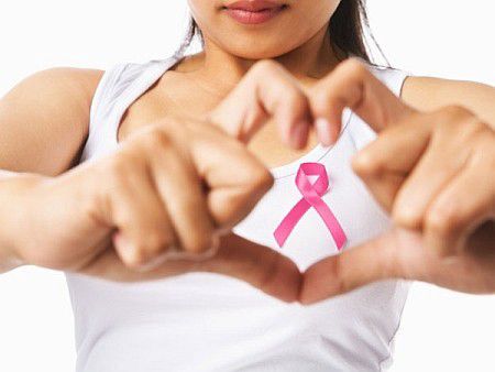 A mellrák ellen lépnek a nők egymásért Nyíregyházán is