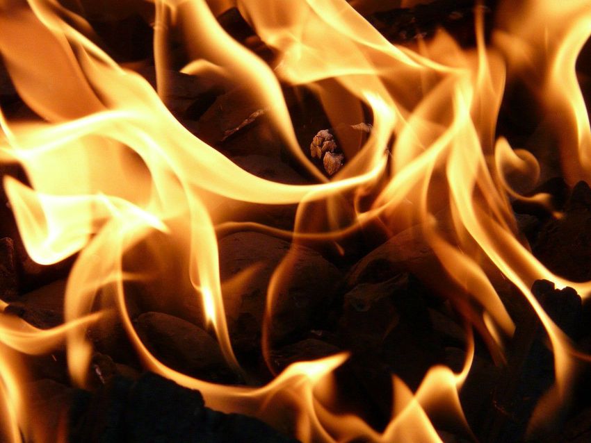 Egy autó utastere lángolt Ózdon