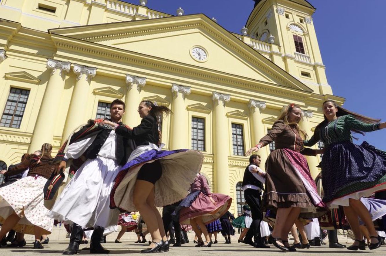 Nem lesznek táncosok a debreceni főtéren