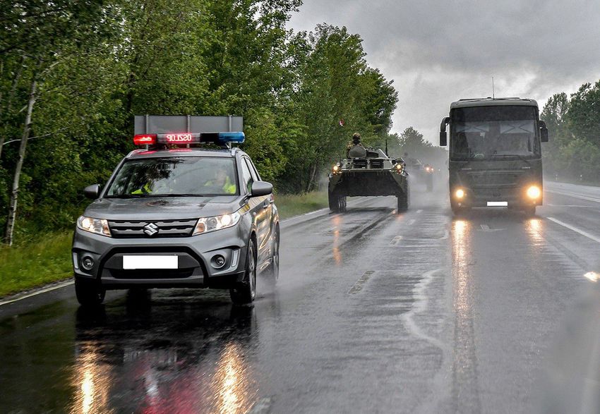 Katonai járművek lepik el Hajdúhadház és Balmazújváros útjait
