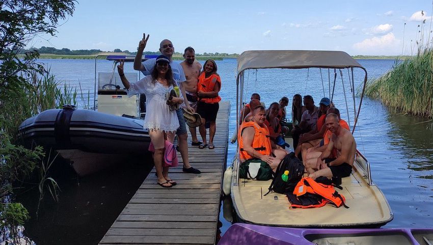Háborgó Tisza-tó: 27 embert kellett kimenteni
