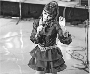 A nap slágere: Mary Zsuzsi – Mama