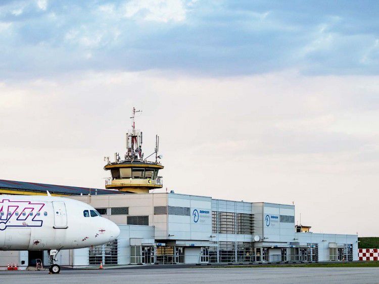 A debreceni repülőtéren növelnék az utasok biztonságát