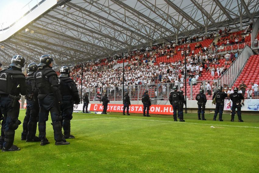 Rendbontás a Nagyerdei Stadionban: negyvenhat szurkolót ítéltek el