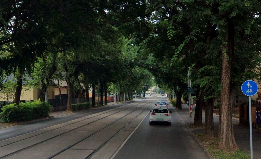 Súlyos karambol Debrecenben: tűzoltót és mentőt is hívni kellett a Nádor utcába