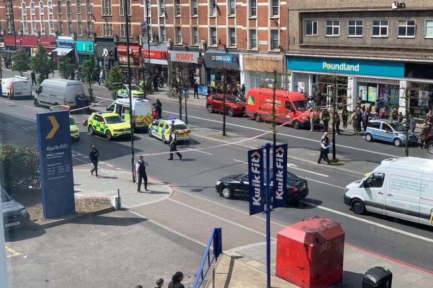 Véres vasárnap: késeléses támadás Londonban