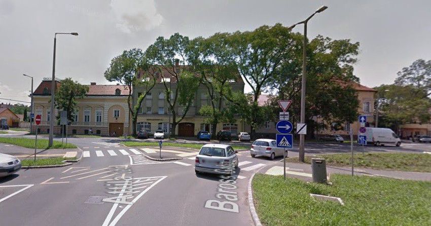 Gyalogátkelőhelyen sodortak el egy 14 éves lányt Debrecenben