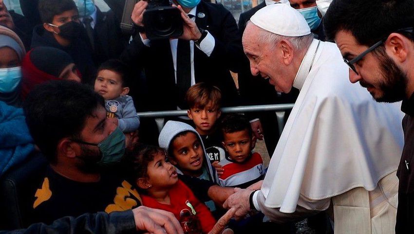 Ferenc pápa Leszboszon járt, és elítélte a migránsok ellen kerítést építőket