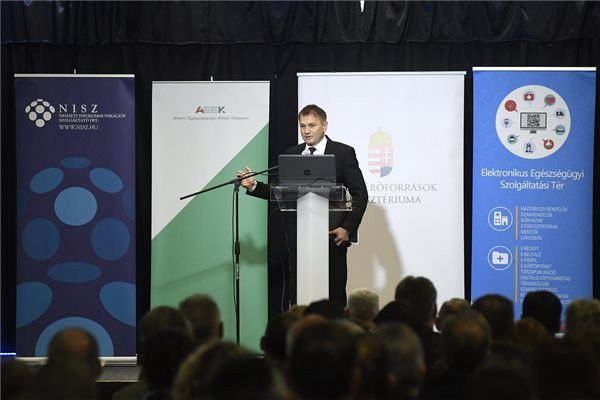 Ónodi-Szűcs: A Hospice Alapítvány tehet arról, hogy nincs pénze