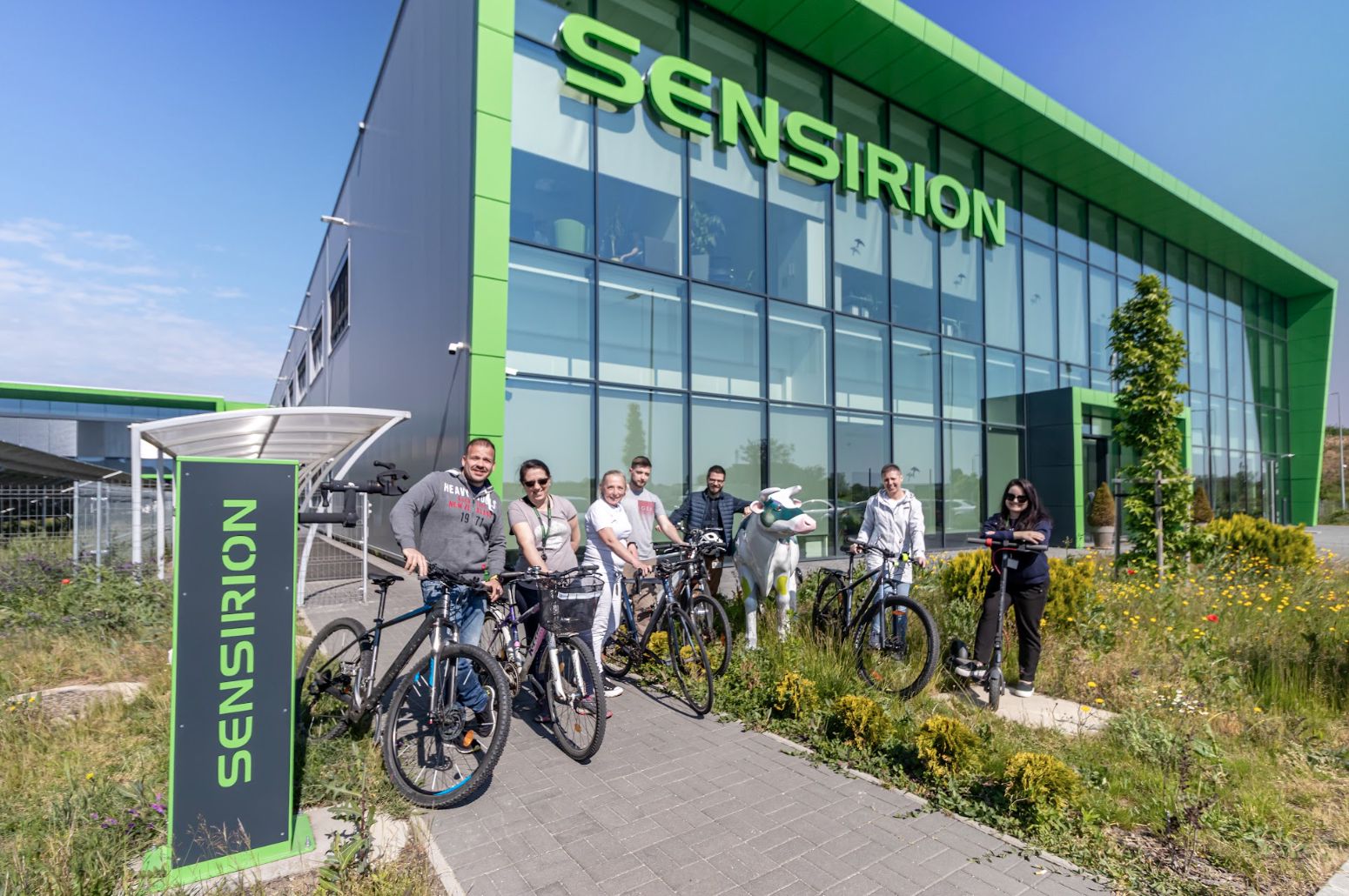 Méhlegelőn gyülekeztek a Sensirion bringásai Méhlegelőn gyülekeztek a Sensirion bringásai