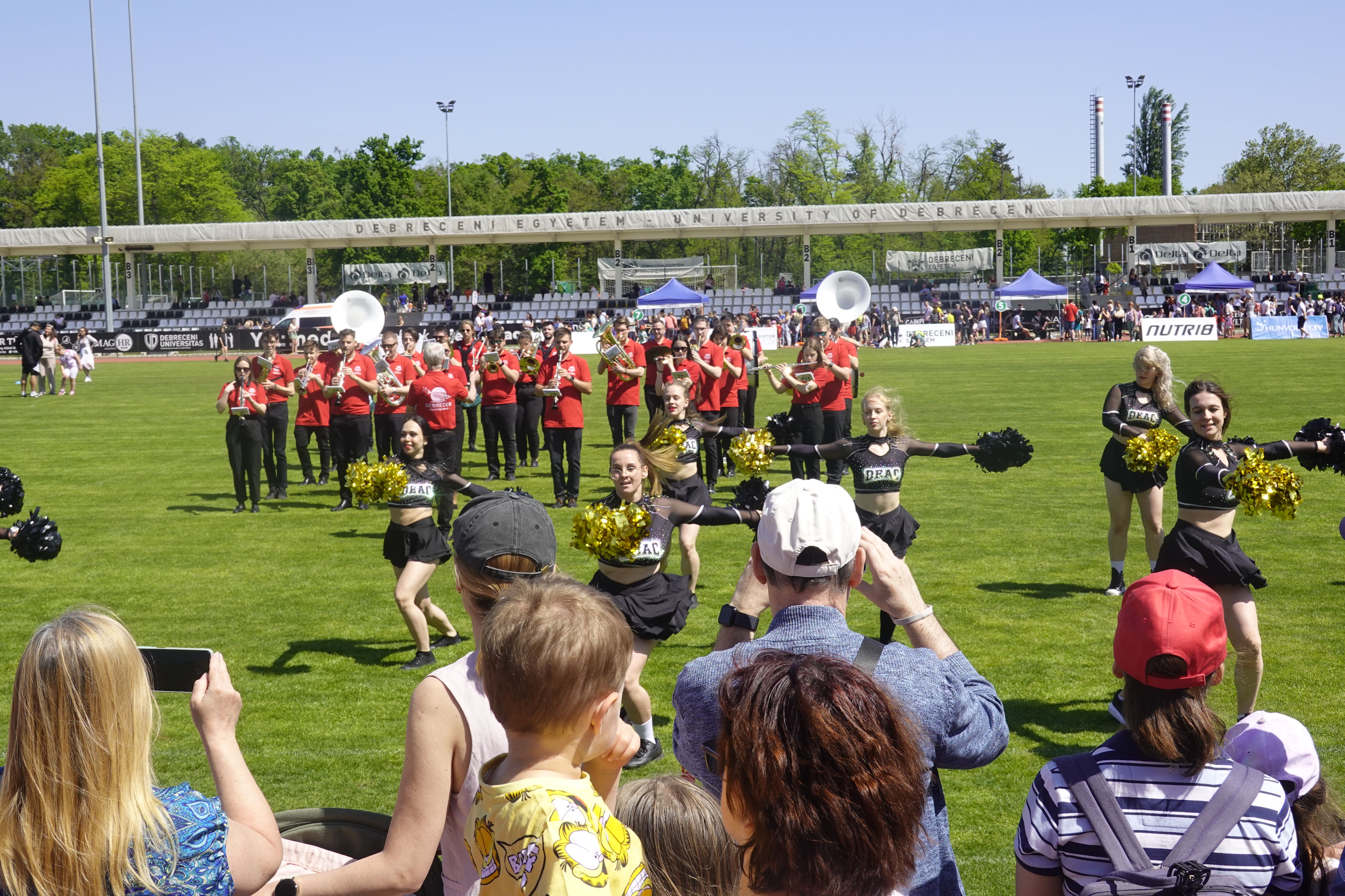 Sportos családi majális a DEAC-nál Sportos családi majális a DEAC-nál